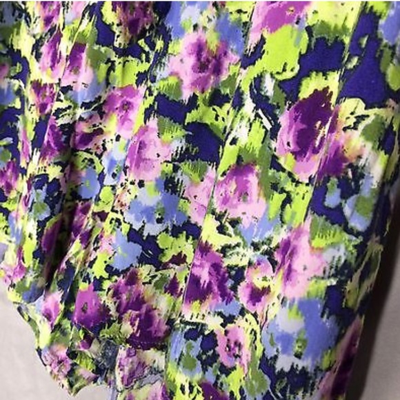 4/$25 sale Floral Print tie waist shorts rayon - Picture 5 of 8